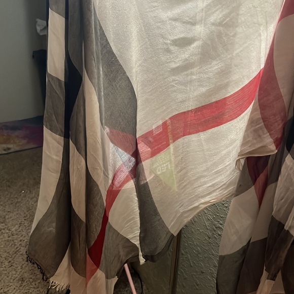 Burberry scarf crinkle style - Picture 5 of 11